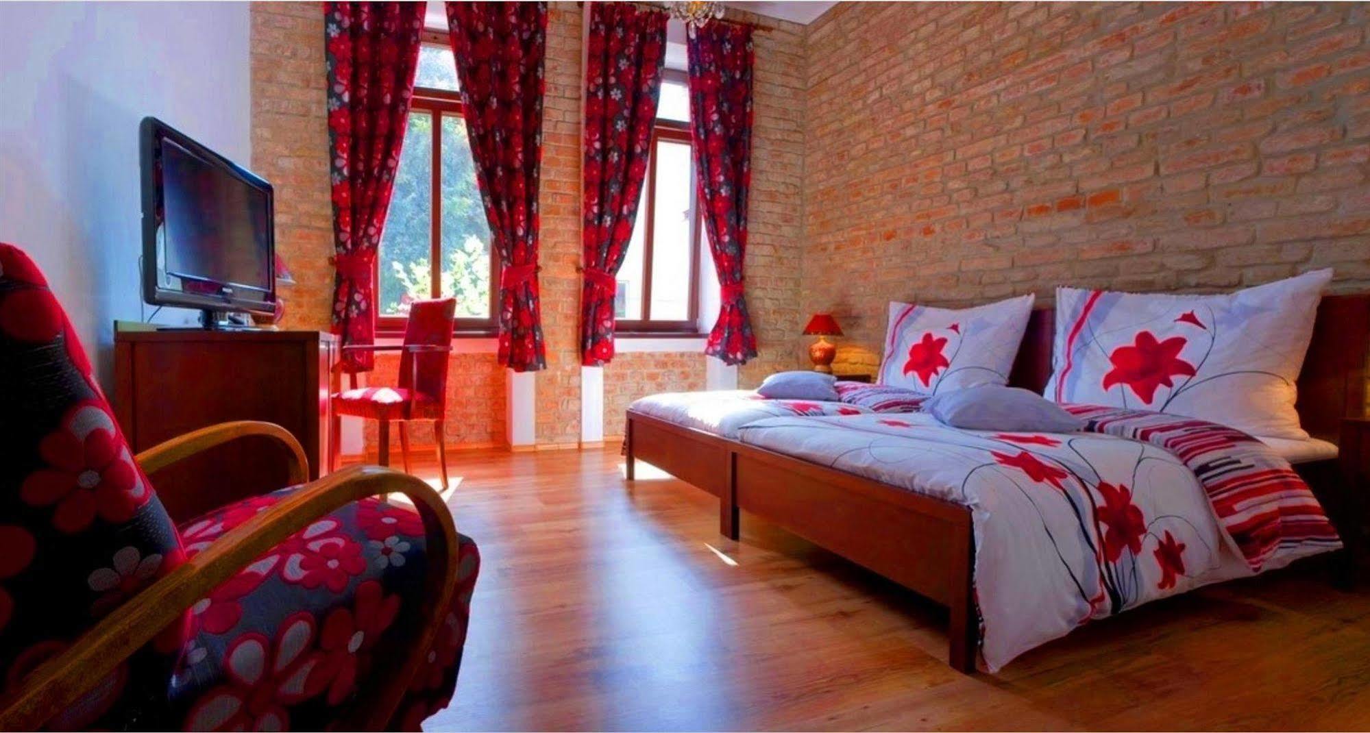 Eco Friendly Hotel Dalia Кошице Экстерьер фото