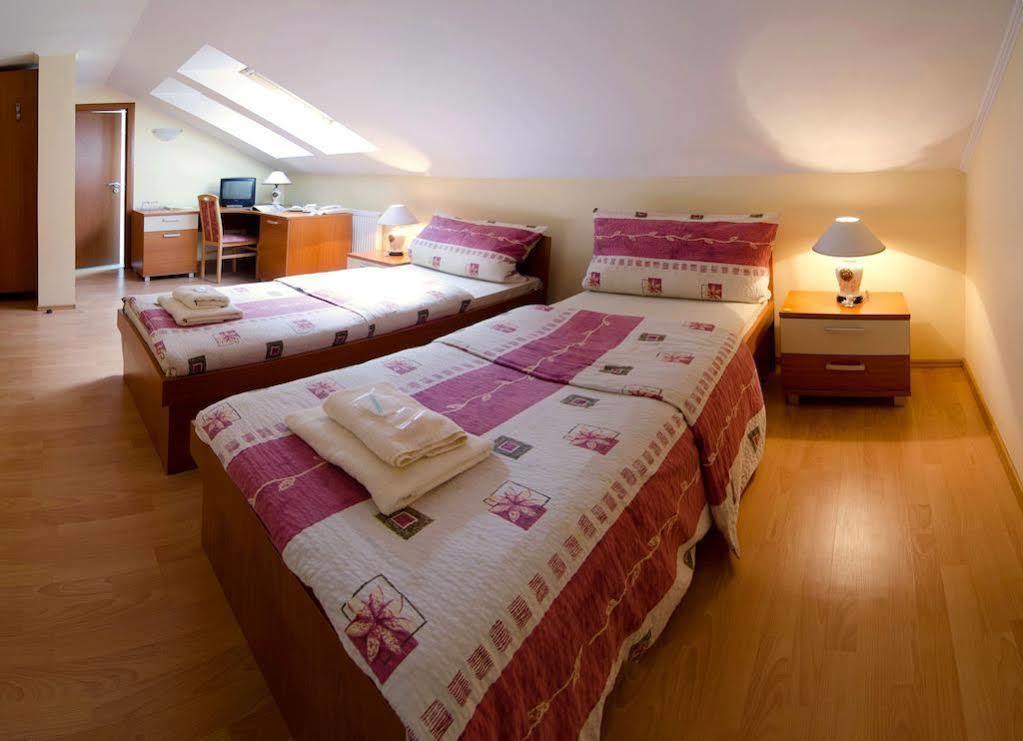 Eco Friendly Hotel Dalia Кошице Экстерьер фото